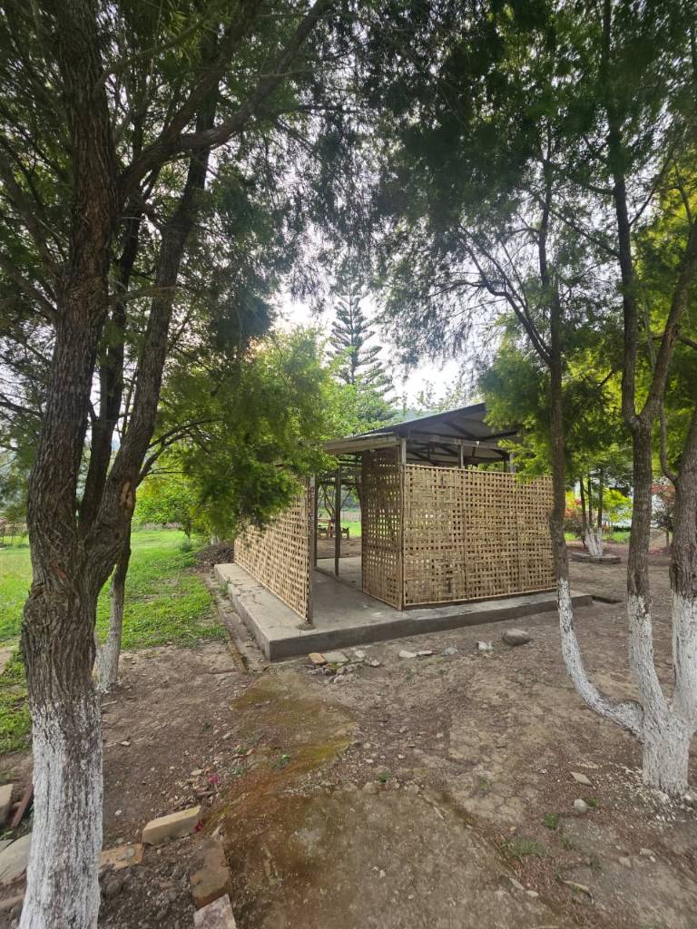 Hut no. 1 (Medium Size)